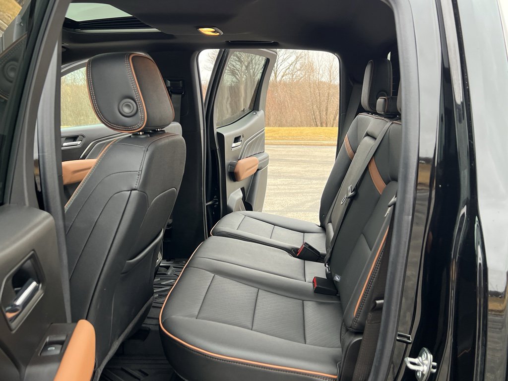 Used 2025 GMC Canyon AT4 w/ Nightfall Edition image 37