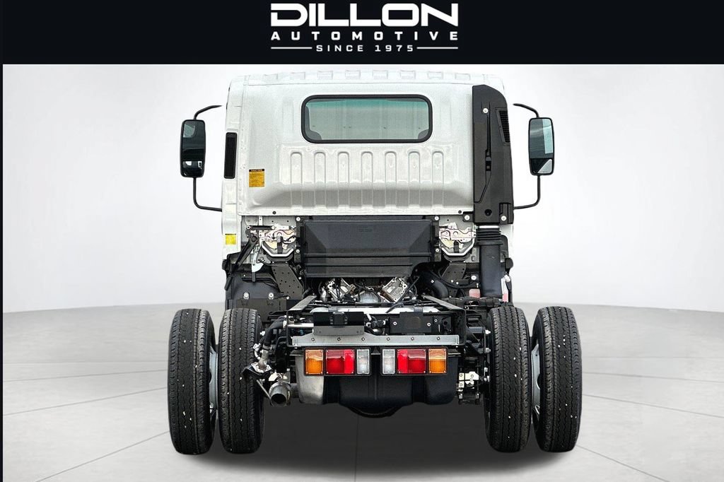 Used 2024 Isuzu NPR RWD image 5
