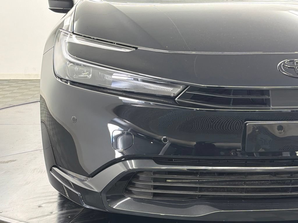 Certified 2026 Toyota Prius Plug-In Hybrid FWD image 9