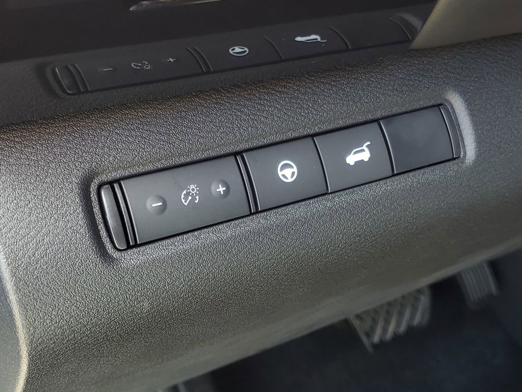 New 2025 Nissan Pathfinder SV w/ Black Appearance Package image 13