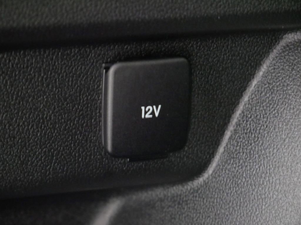 Used 2020 Ford Escape Titanium image 17