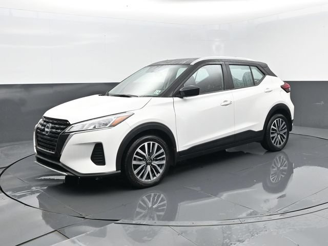 Used 2023 Nissan Kicks SV FWD image 1
