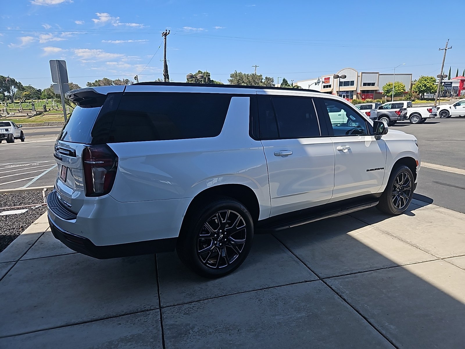 Used 2024 Chevrolet Suburban RST w/ Luxury Package AWD/4WD image 6