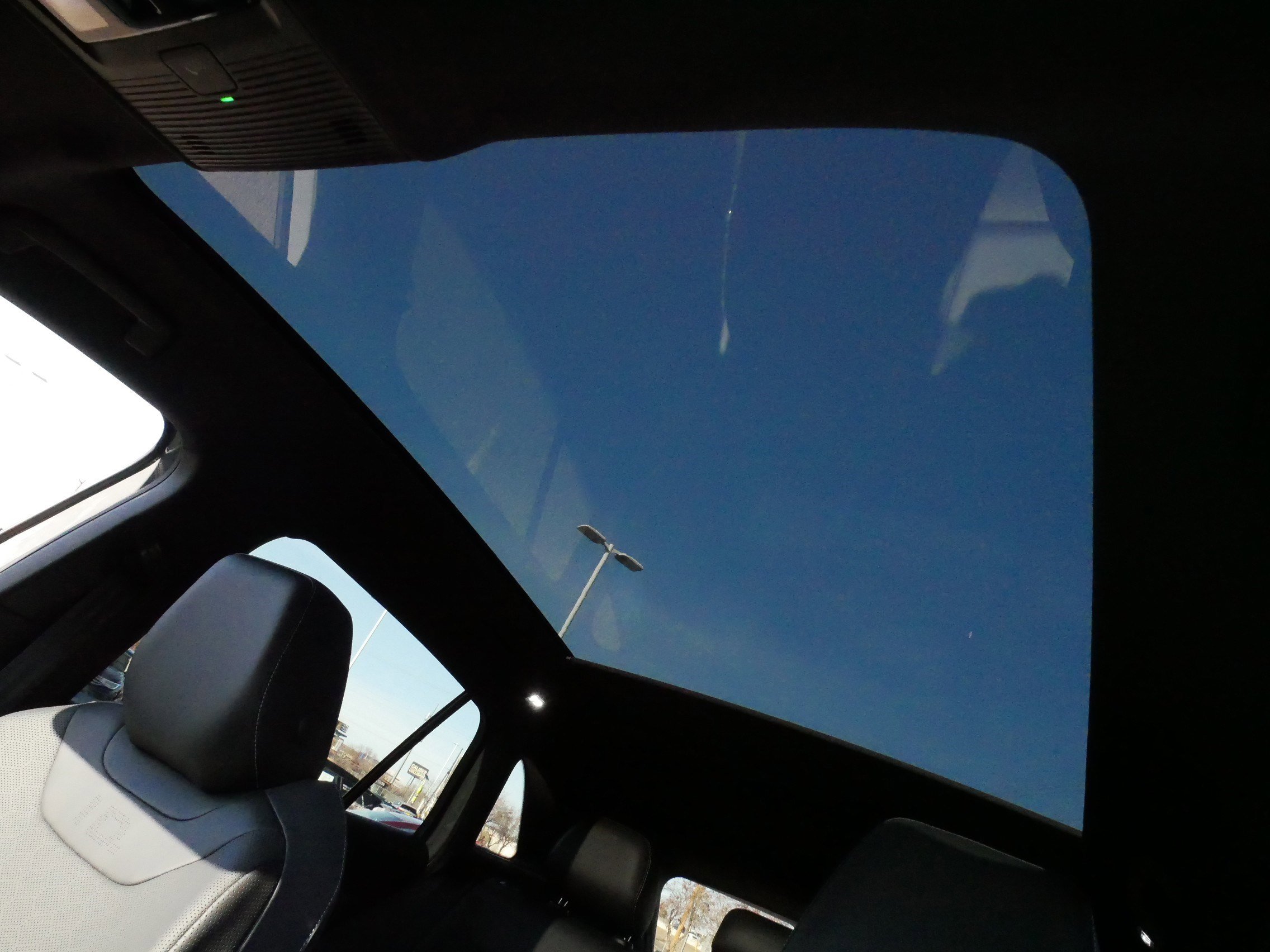 Certified 2025 Volkswagen ID.4 Pro S image 33