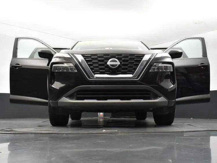 Used 2023 Nissan Rogue SV image 11