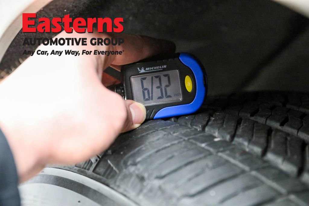 Used 2021 Cadillac Escalade ESV Premium Luxury Platinum image 35