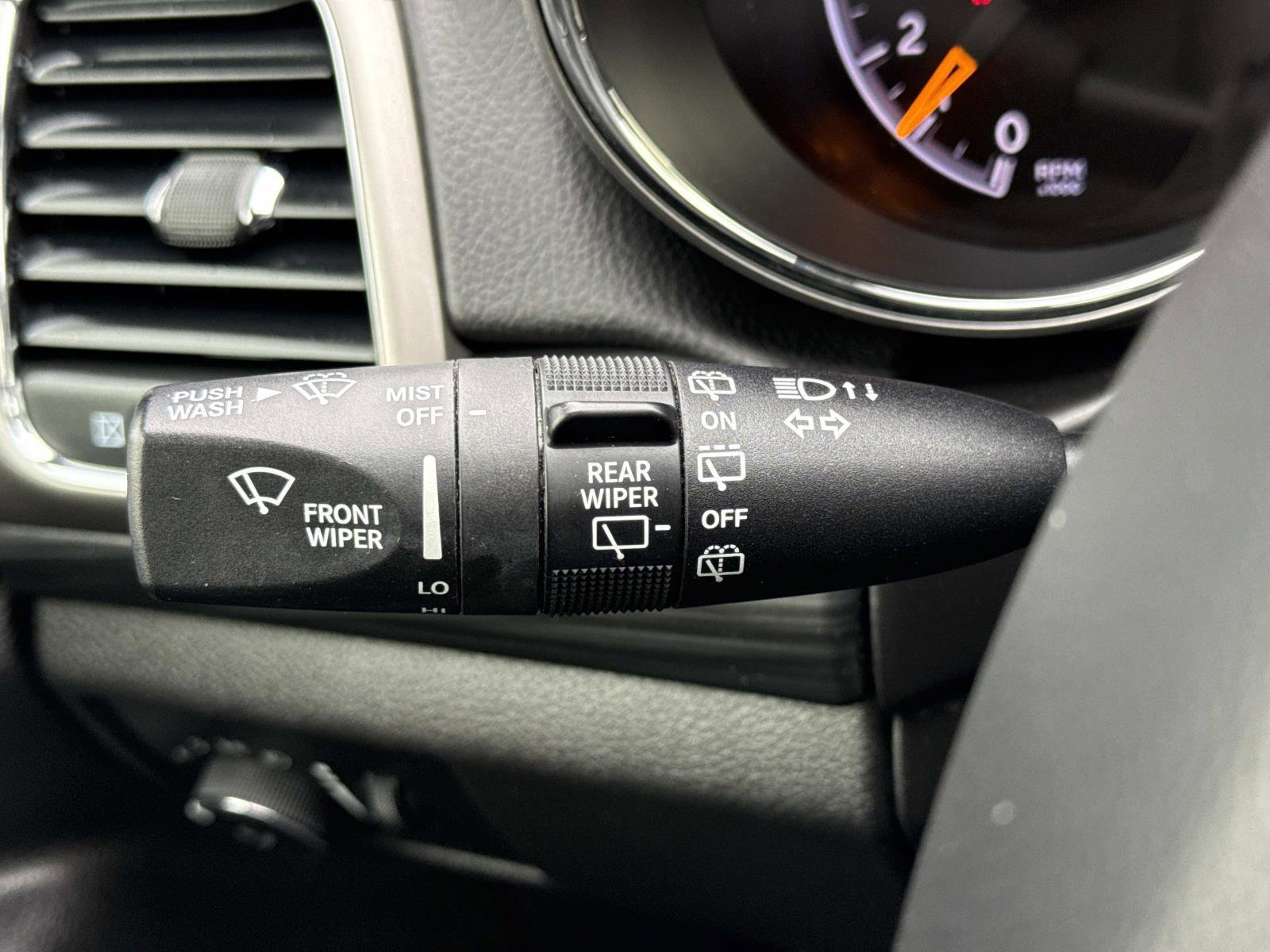 Used 2019 Jeep Grand Cherokee Altitude image 10