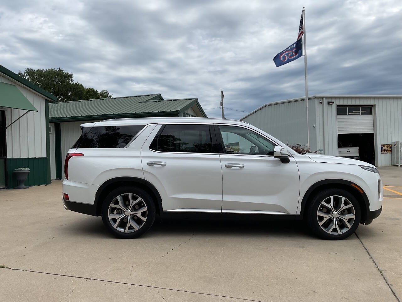 Used 2020 Hyundai Palisade SEL FWD image 3