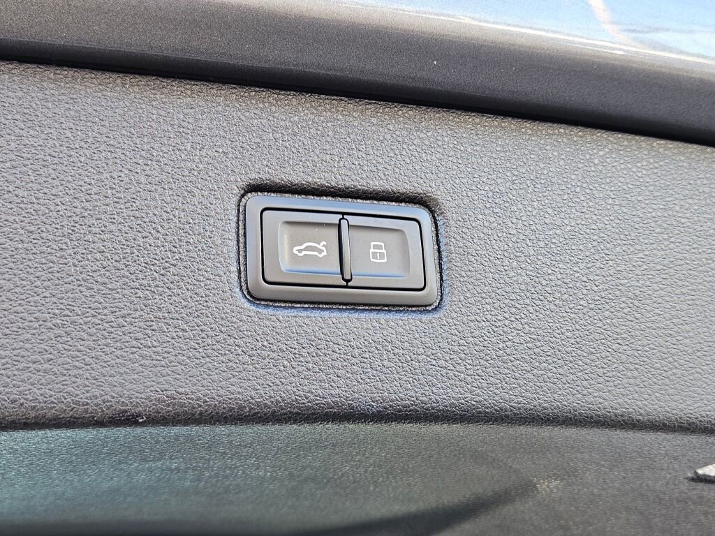 Used 2019 Audi Q7 3.0T Premium Plus w/ Premium Plus Package image 11