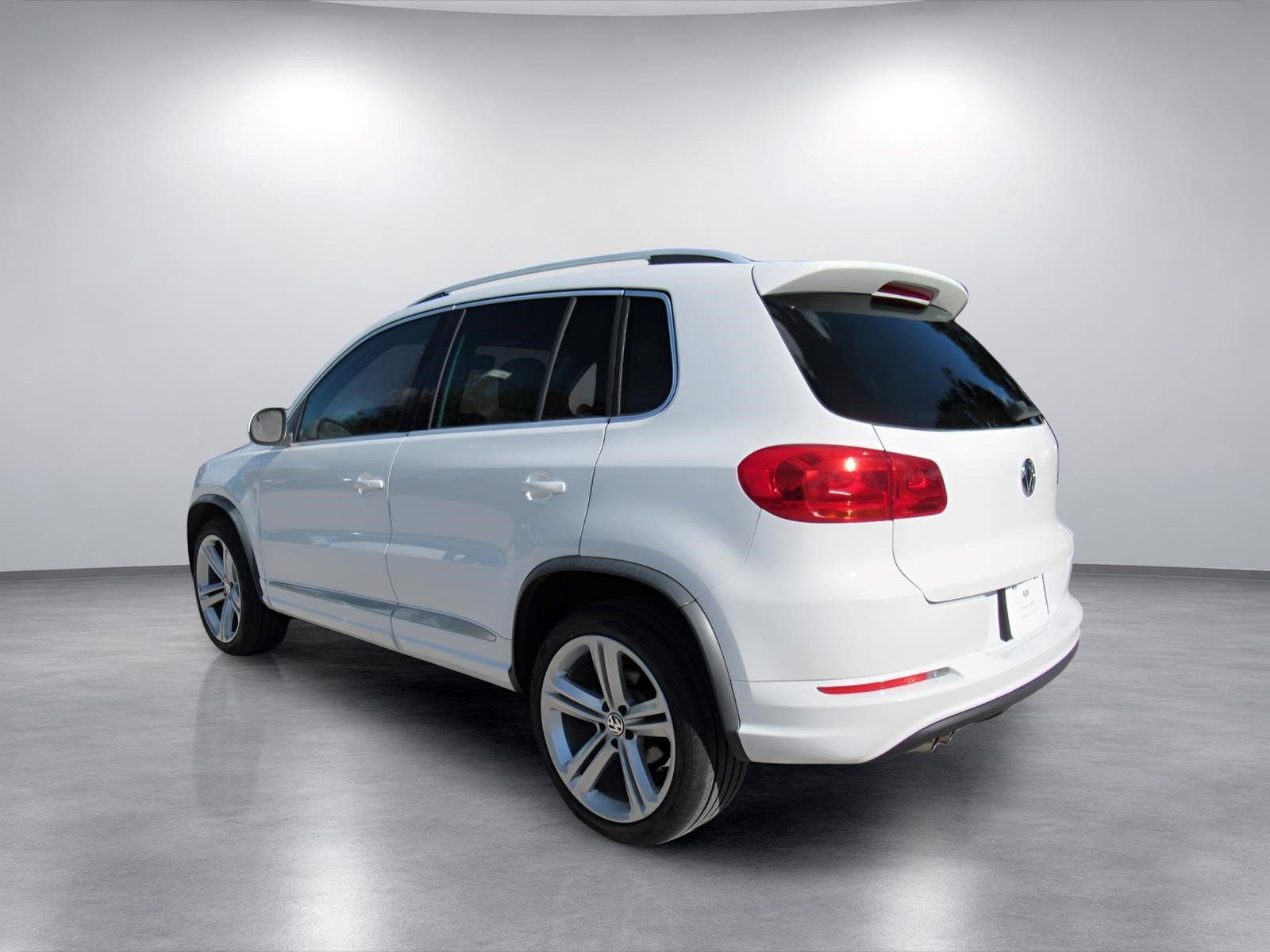 Used 2016 Volkswagen Tiguan R-Line FWD image 5