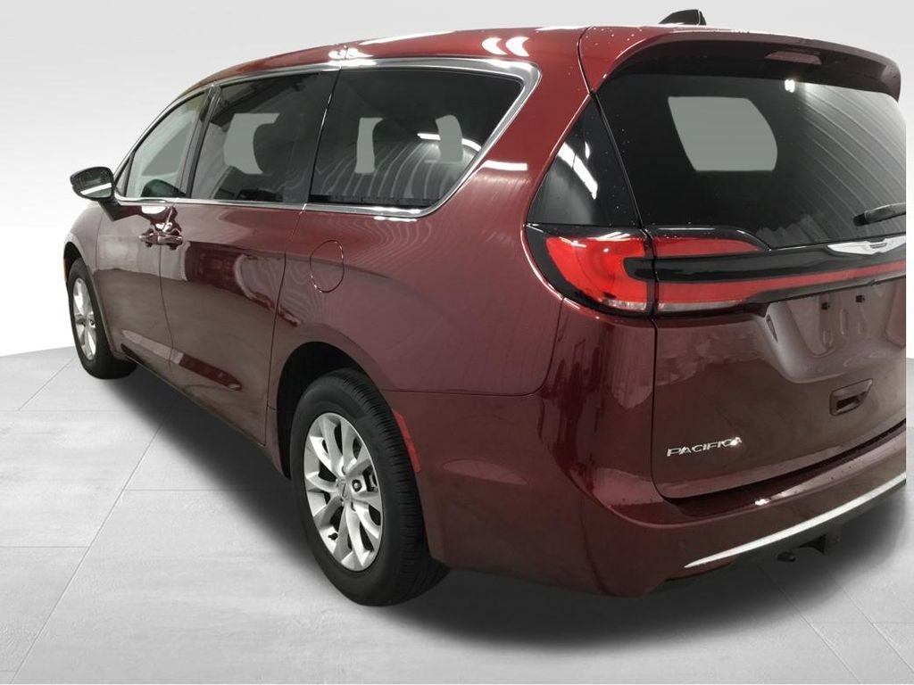 Used 2023 Chrysler Pacifica Touring-L AWD/4WD image 36