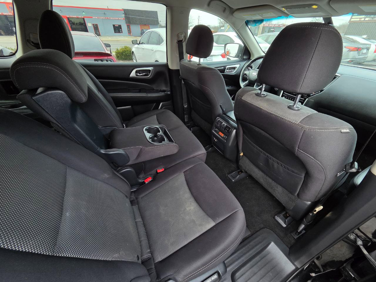 Used 2019 Nissan Pathfinder S image 16