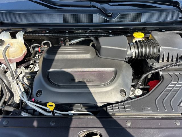 Used 2023 Chrysler Pacifica Touring-L FWD image 33