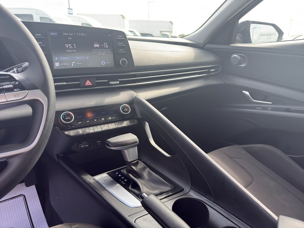 Used 2023 Hyundai Elantra SEL FWD image 11