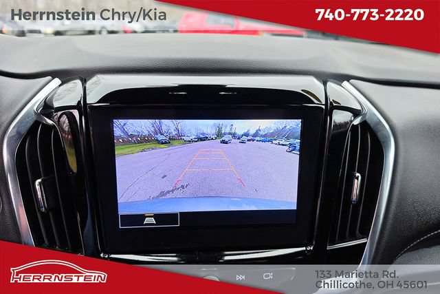 Used 2023 Chevrolet Traverse LT FWD image 18
