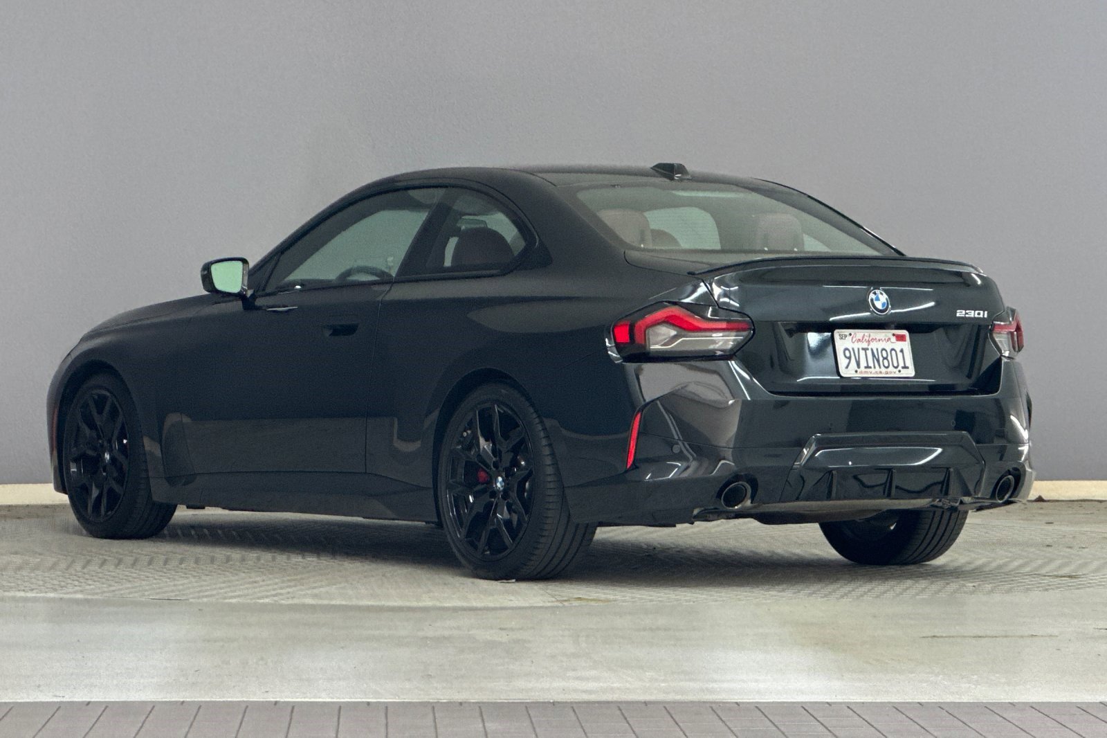 Used 2025 BMW 230i Coupe w/ M Sport Package image 3