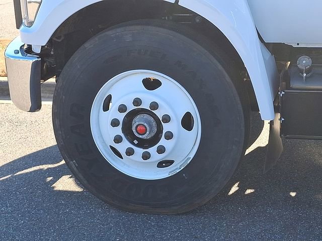 Used 2023 Ford F650 2WD Regular Cab Super Duty image 9