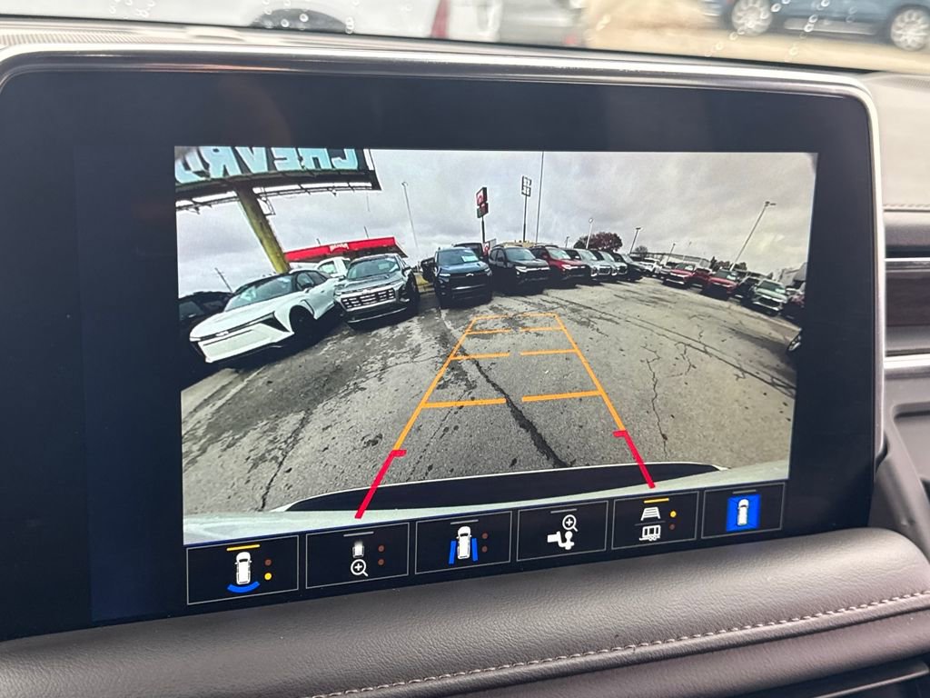 Used 2023 Chevrolet Suburban High Country image 22