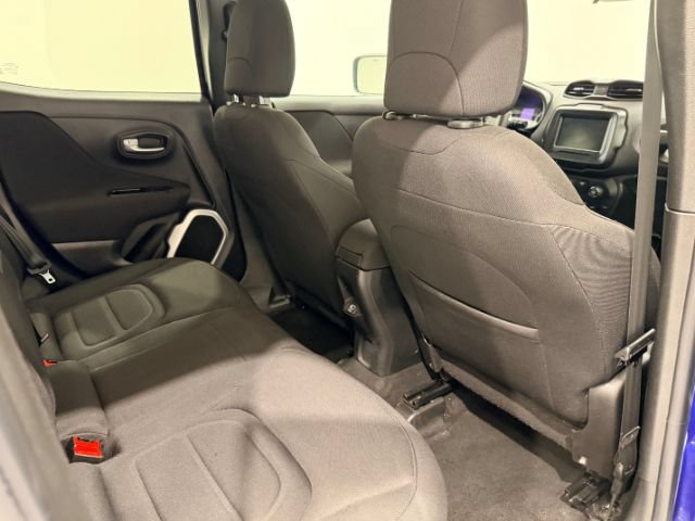 Used 2018 Jeep Renegade Latitude AWD/4WD image 26