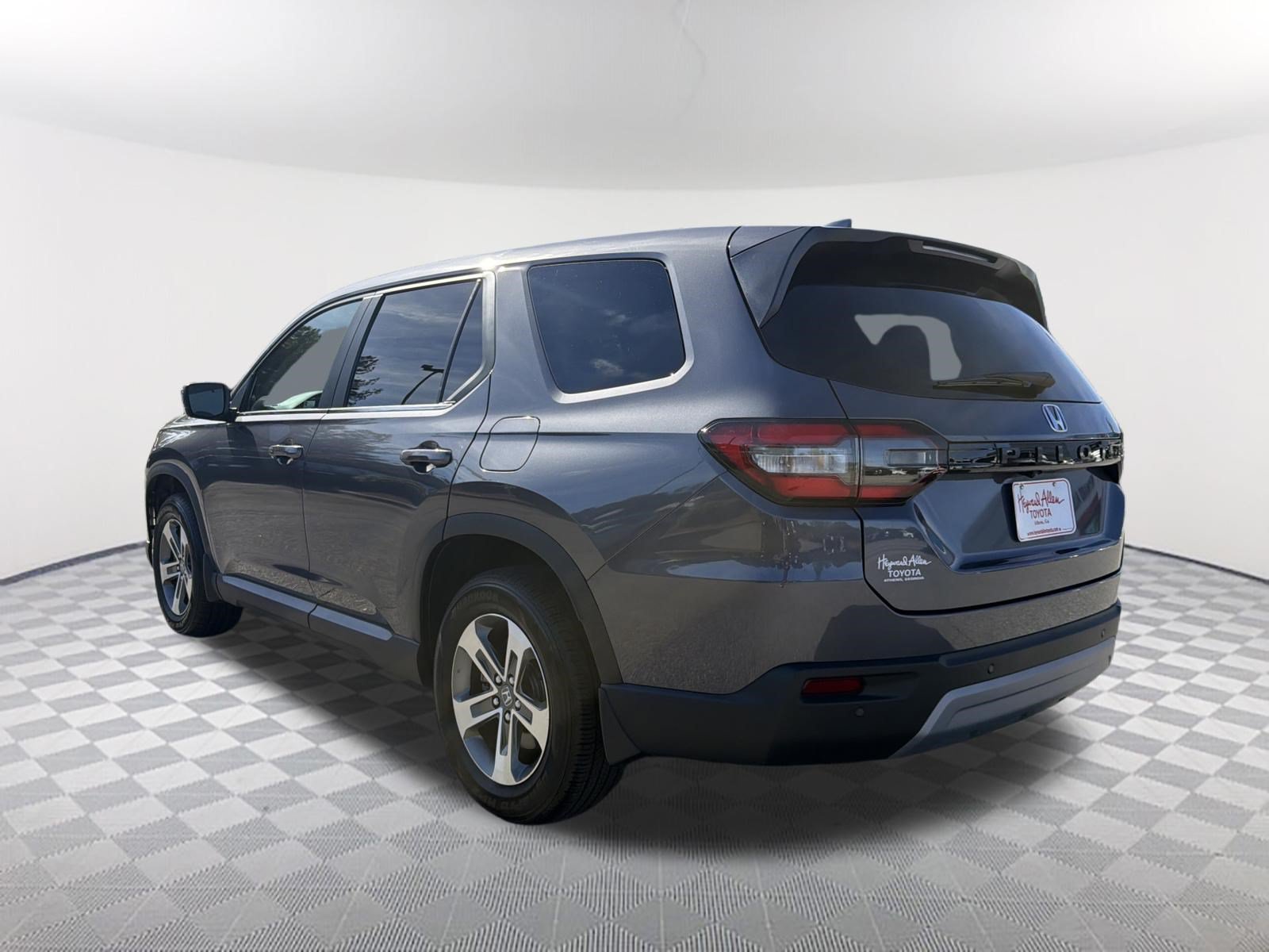 Used 2025 Honda Pilot EX-L image 15