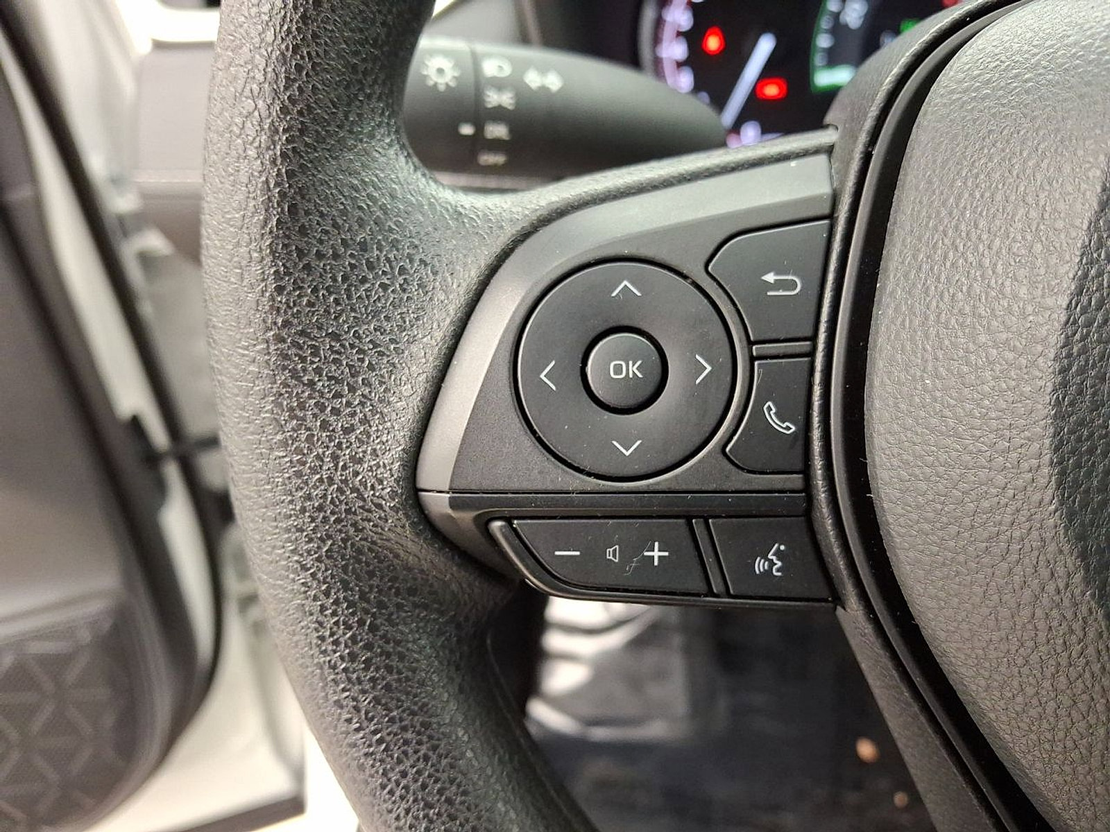 Certified 2025 Toyota RAV4 LE image 17