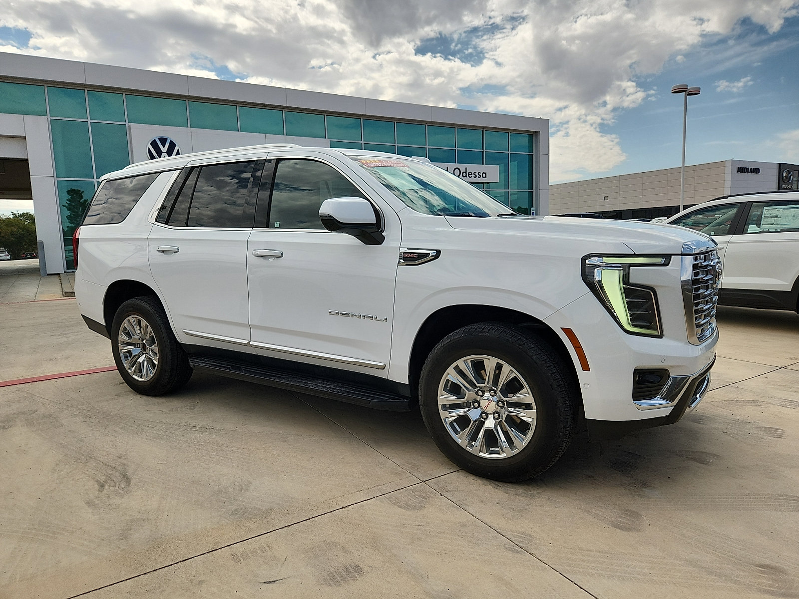 Used 2025 GMC Yukon Denali AWD/4WD image 6