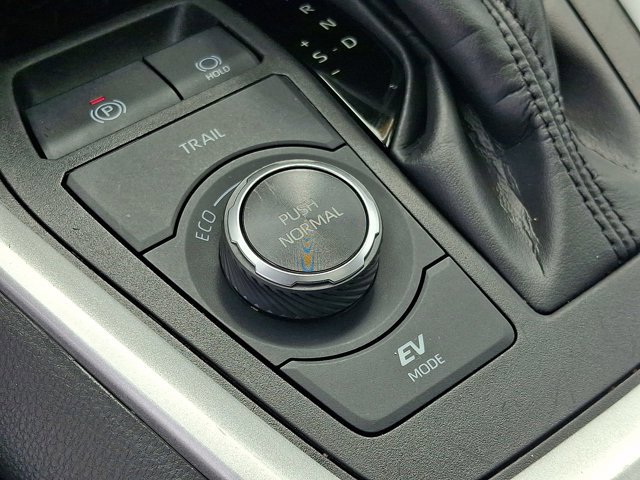 Certified 2024 Toyota RAV4 SE w/ Convenience Package image 23