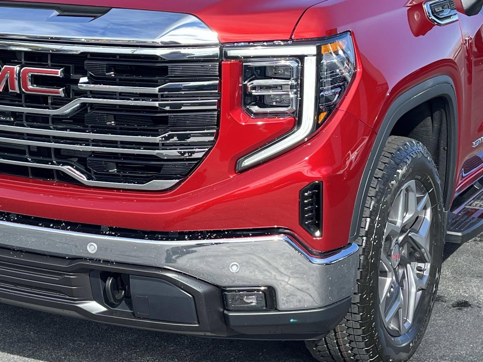 New 2026 GMC Sierra 1500 SLT w/ SLT Premium Plus Package image 11