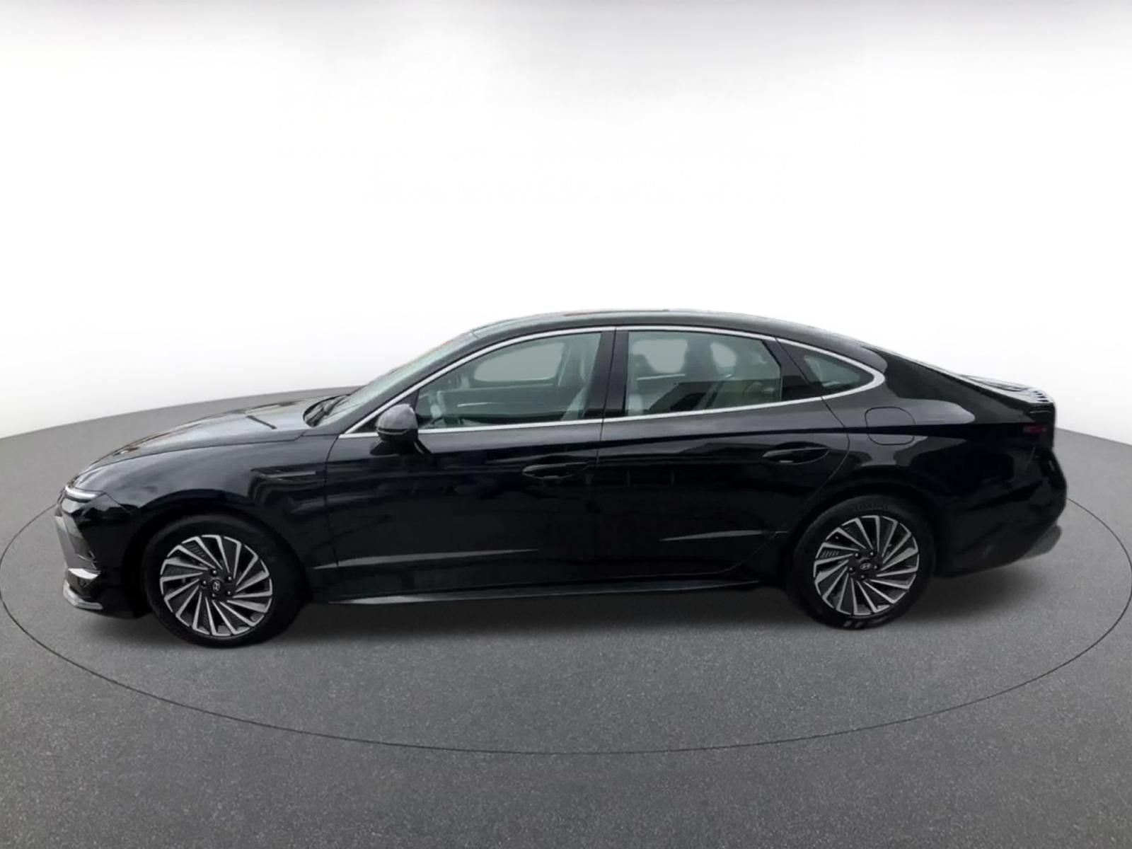 Used 2025 Hyundai Sonata SEL FWD image 8