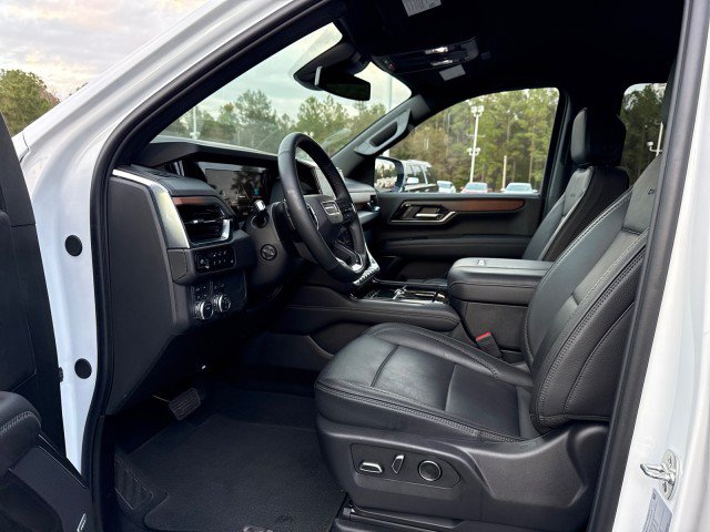 Used 2025 GMC Yukon XL Denali AWD/4WD image 21