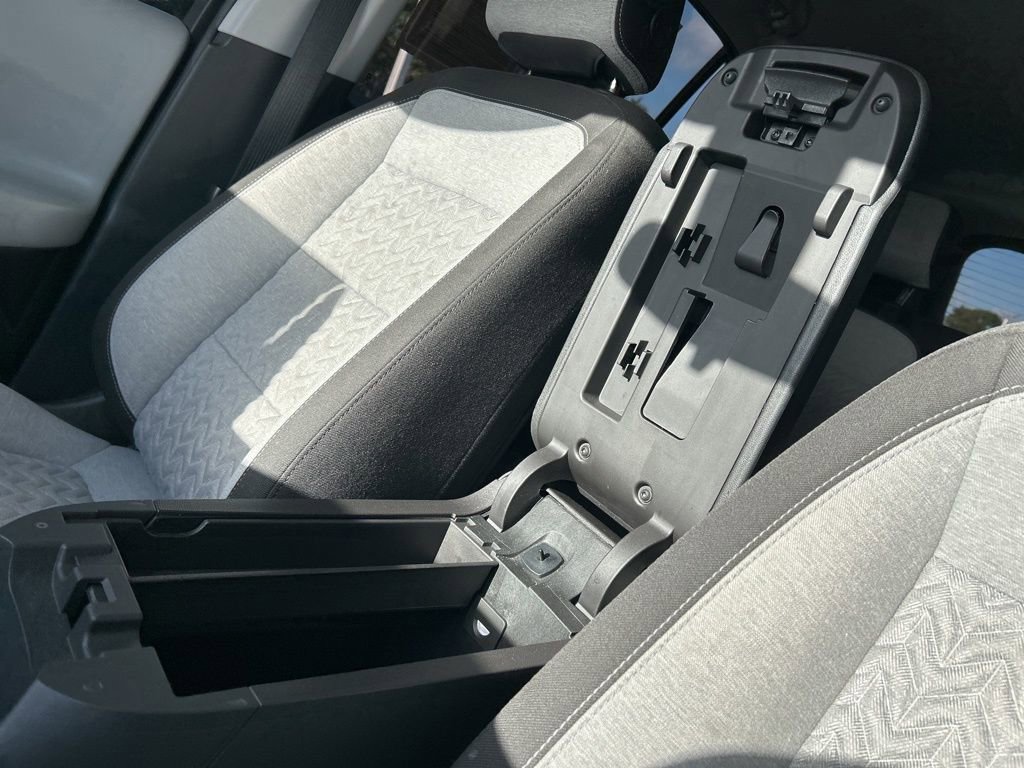 Used 2024 Chevrolet Equinox LS w/ Sport Edition image 37