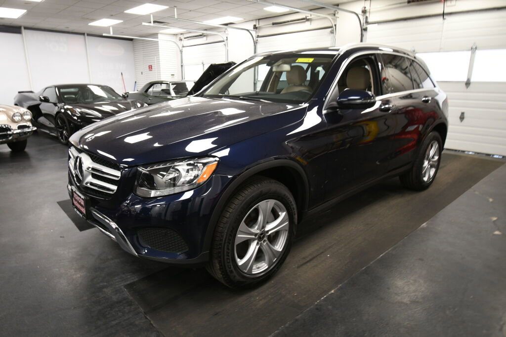 Used 2018 Mercedes-Benz GLC 300 4MATIC image 3