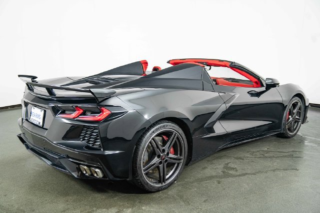 Used 2025 Chevrolet Corvette Stingray Premium Conv w/ Z51 Performance Package RWD image 8