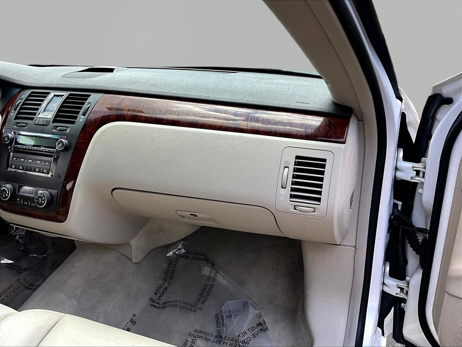 Used 2007 Cadillac DTS Luxury I w/ Trunk Convenience Package FWD image 24