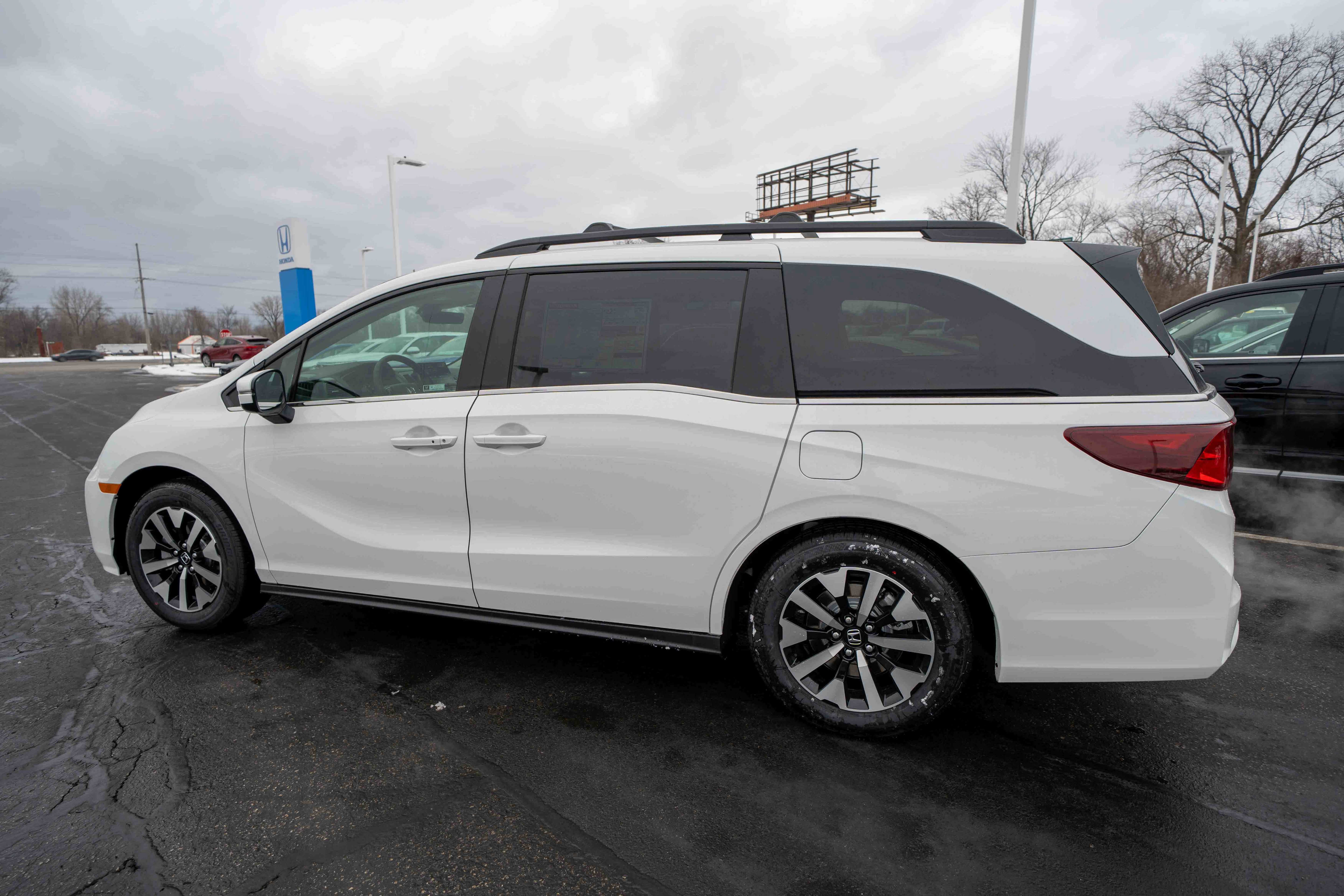 New 2026 Honda Odyssey EX-L image 4
