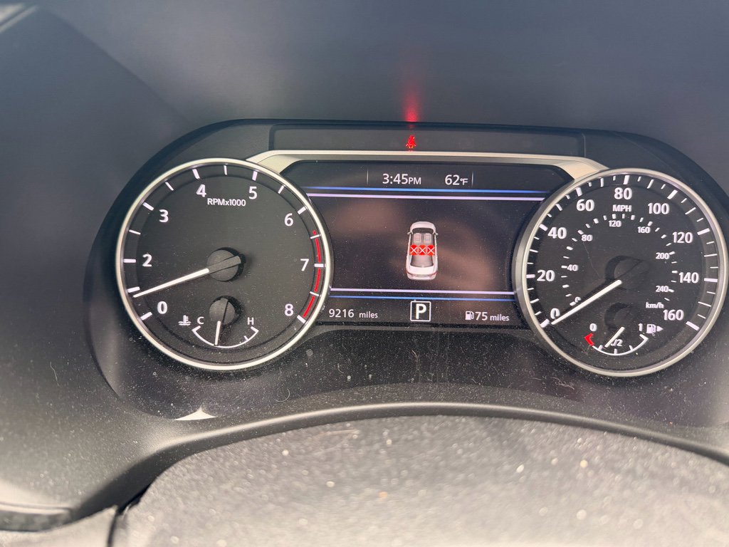 Used 2025 Nissan Sentra SR w/ Midnight Edition image 9