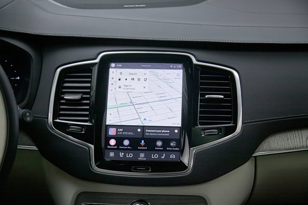 Certified 2024 Volvo XC90 T8 Ultimate w/ Protection Package Premier AWD/4WD image 31