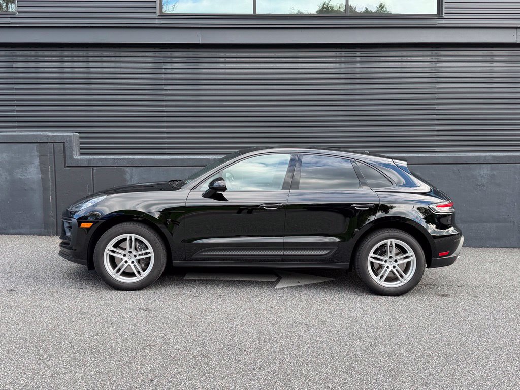 Certified 2026 Porsche Macan AWD/4WD image 2