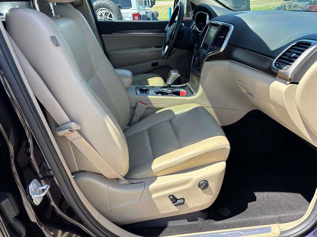 Used 2018 Jeep Grand Cherokee Limited image 16