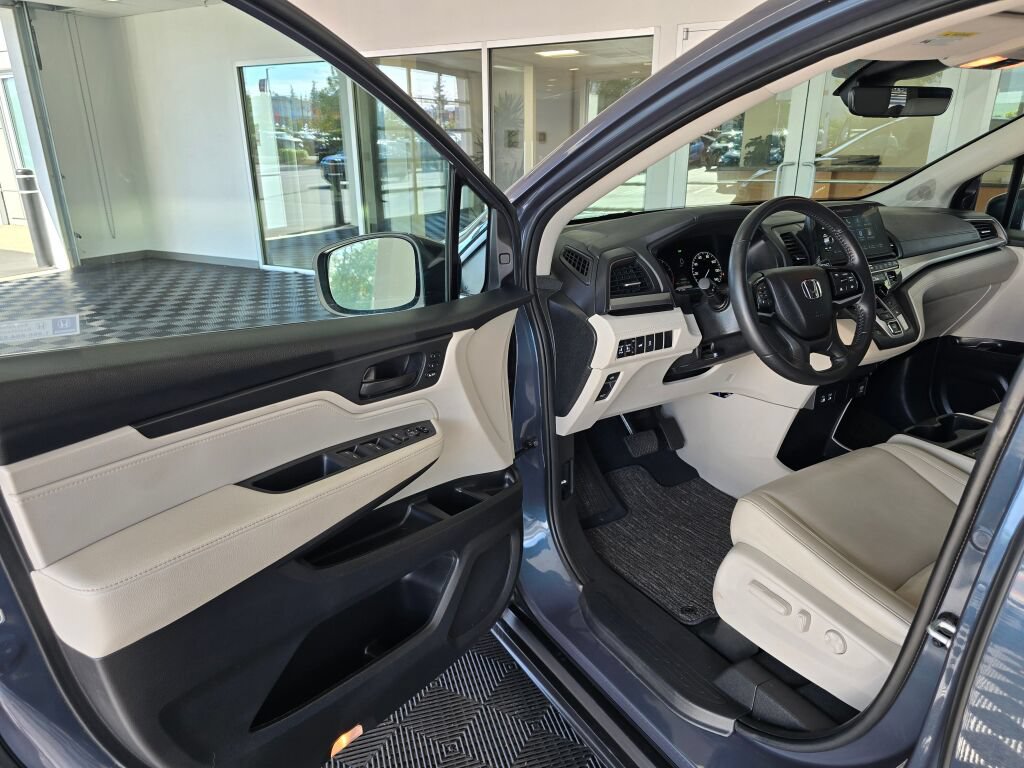Used 2025 Honda Odyssey EX-L image 30