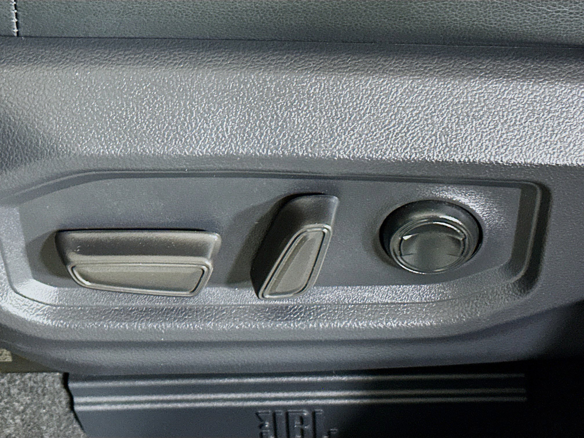 Used 2022 Toyota Tundra Limited image 13