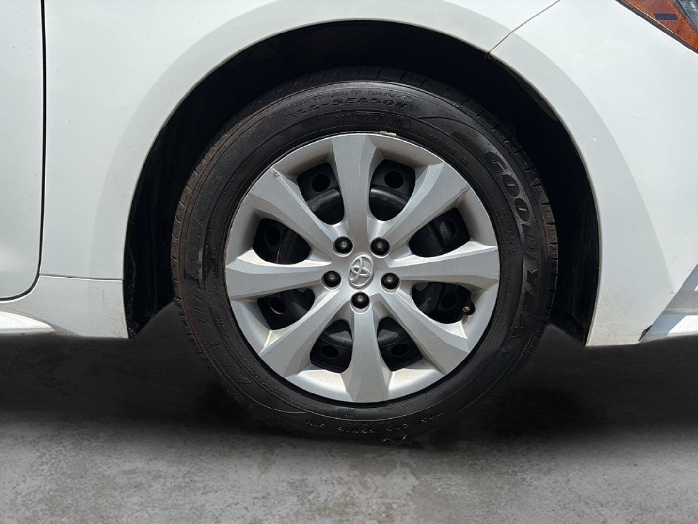 Used 2024 Toyota Corolla LE FWD image 23