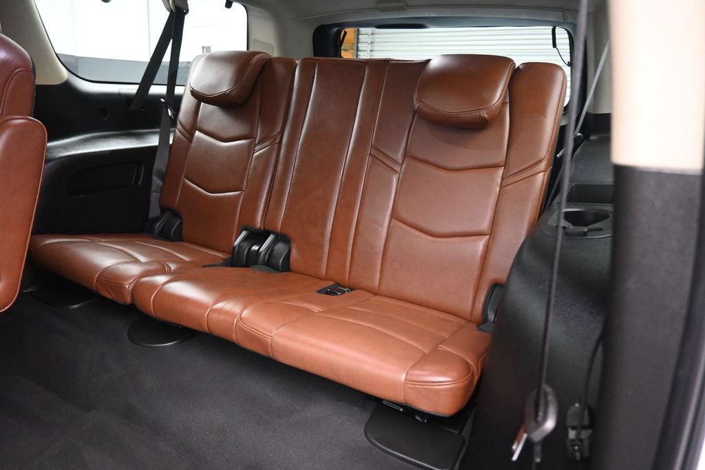 Used 2019 Cadillac Escalade ESV Luxury AWD/4WD image 37