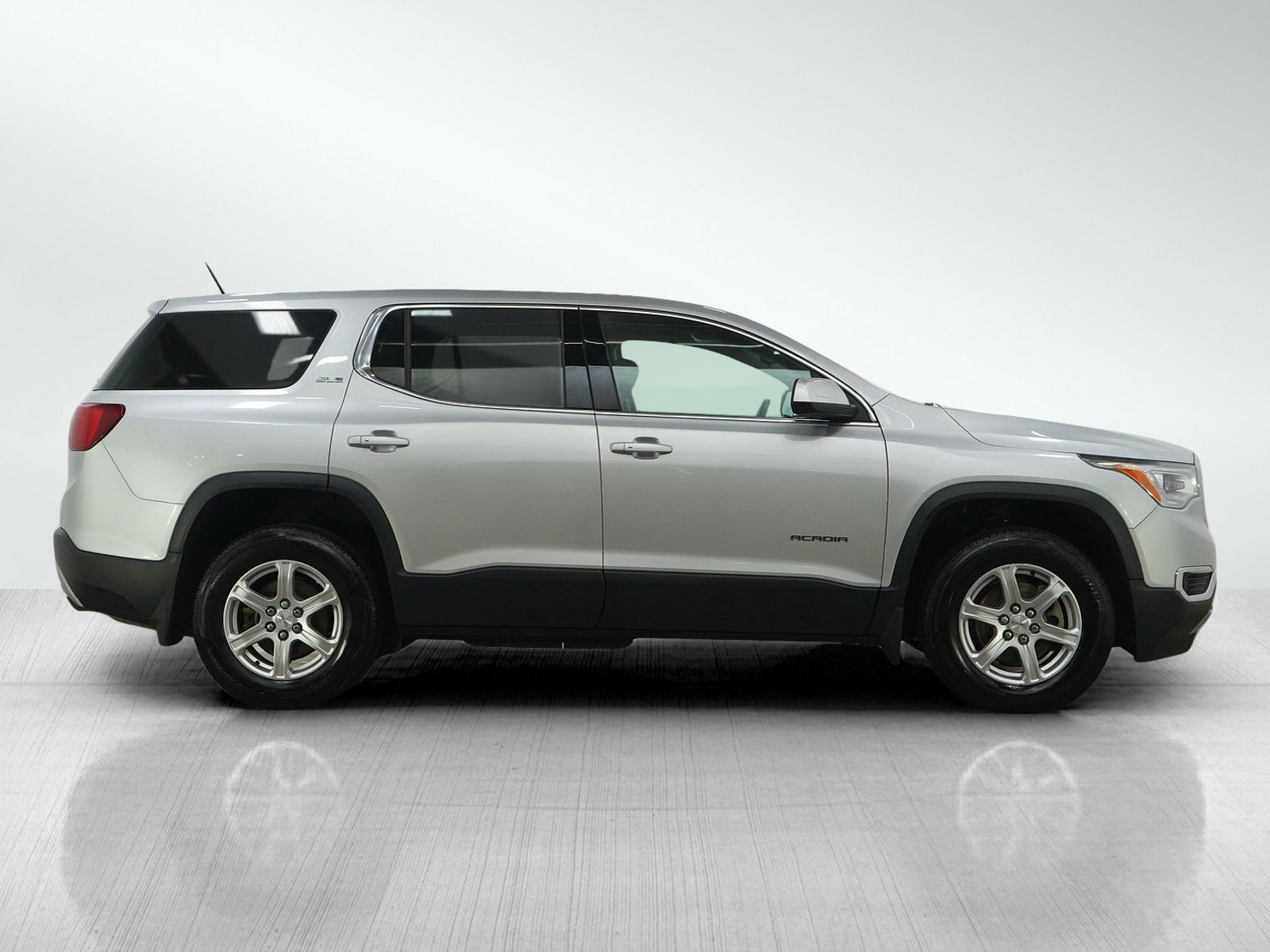 Used 2019 GMC Acadia SLE image 6