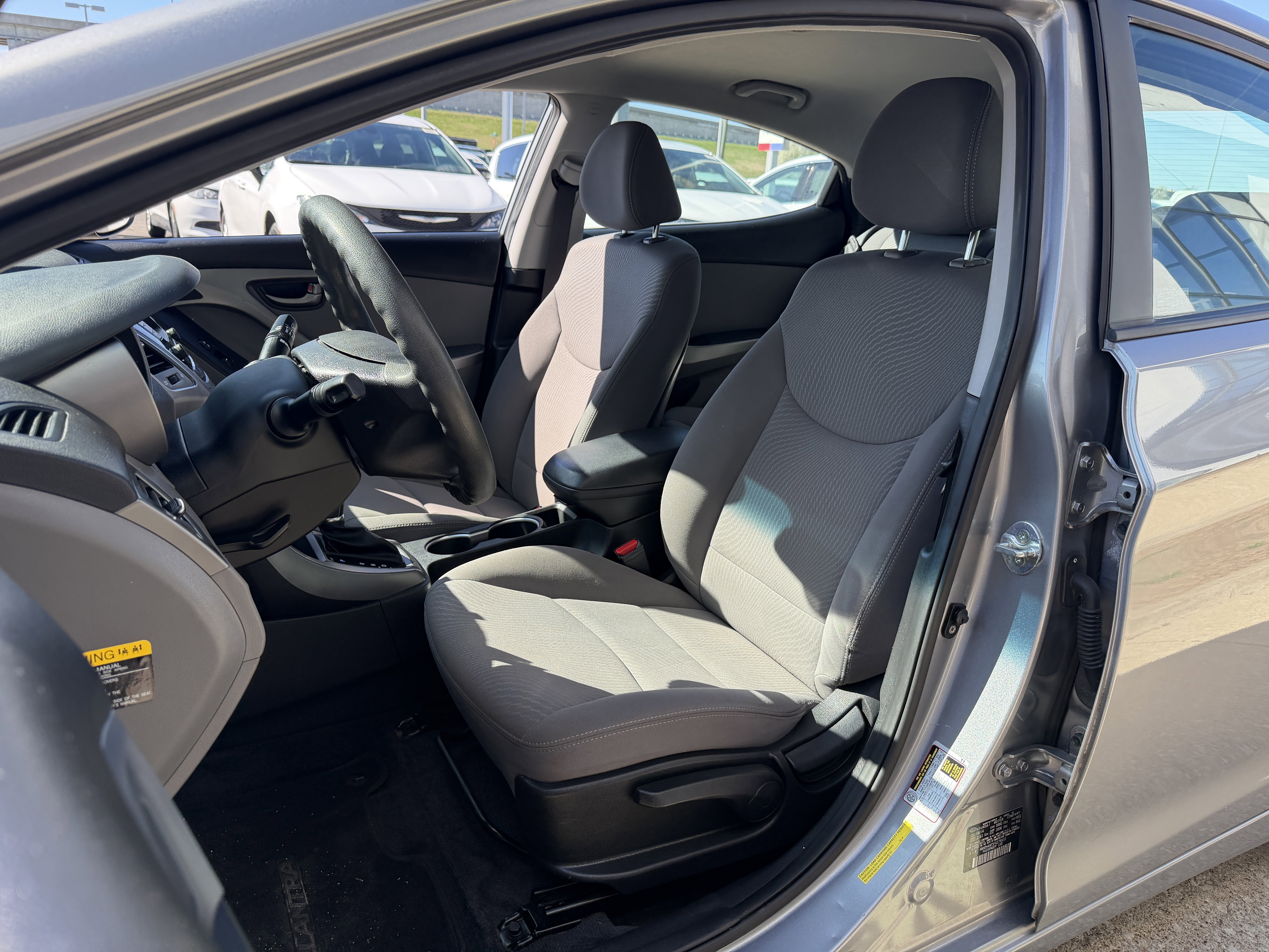 Used 2015 Hyundai Elantra SE image 26