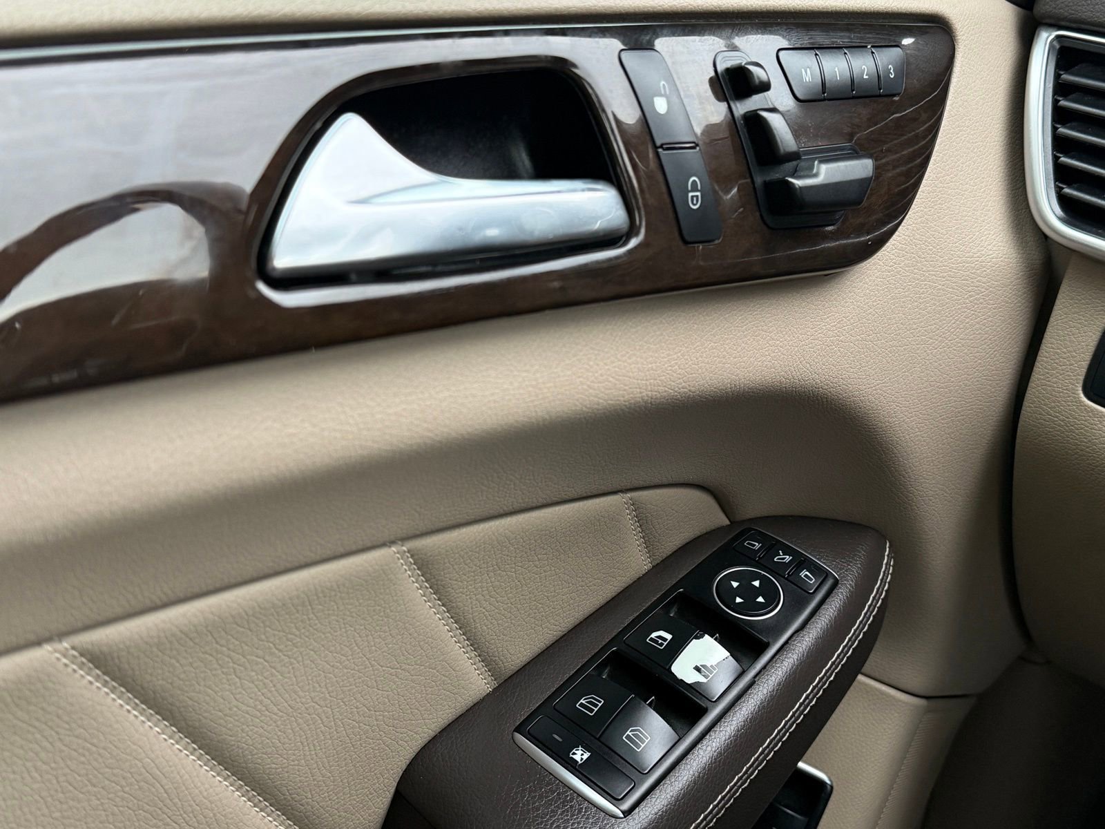 Used 2016 Mercedes-Benz GL 450 4MATIC image 31