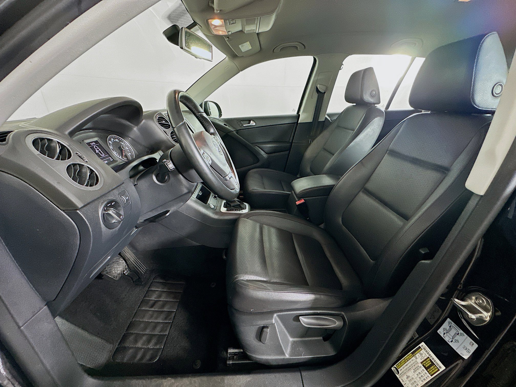 Used 2017 Volkswagen Tiguan S image 13