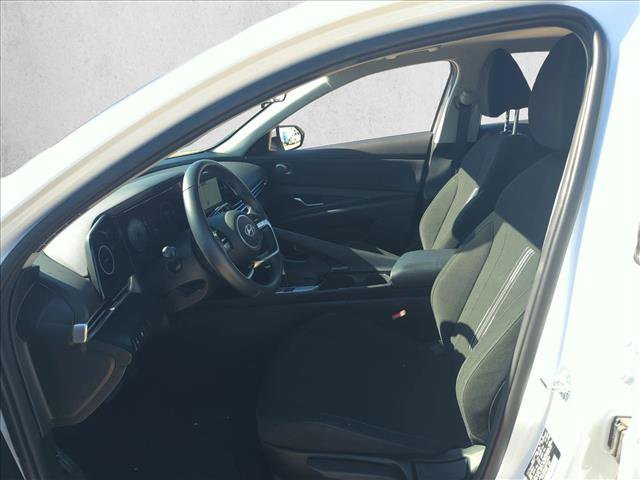 Used 2025 Hyundai Elantra SEL image 15