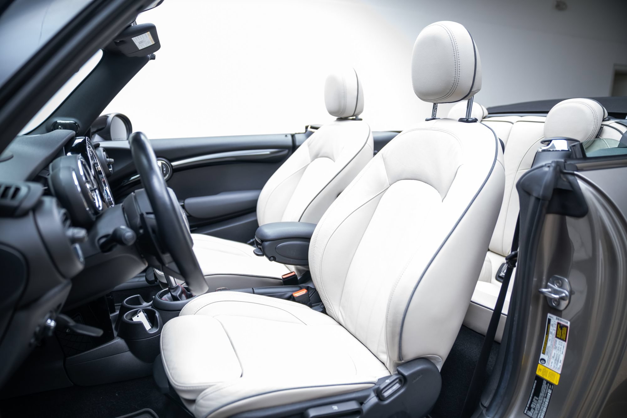 Used 2019 MINI Cooper S w/ Signature Upholstery Package FWD image 17
