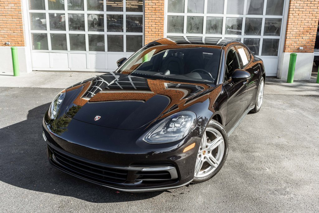 Used 2018 Porsche Panamera 4 image 2